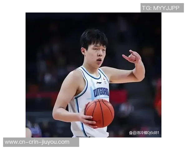 杨瀚森回应初次首发：上半场缩头缩脑发挥不咋地，向伊迪学习生计